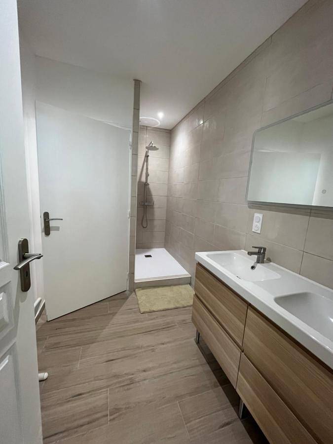 Gîte pour 6 personnes, avec piscine ainsi que jardin et vue, animaux acceptés à Rasteau - 4