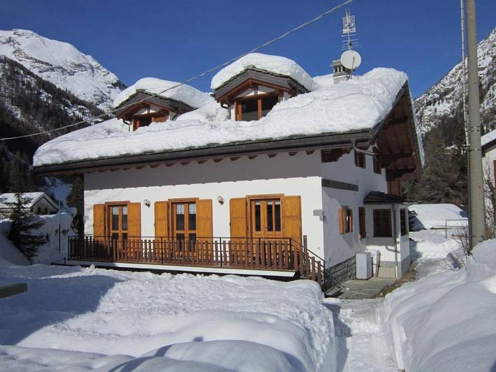 Appartamento per 4 persone, con giardino e panorama a Comune di Gressoney-Saint-Jean