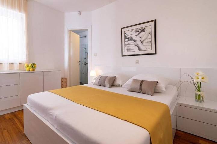 Villa für 10 Personen, mit Balkon auf Rab - 3