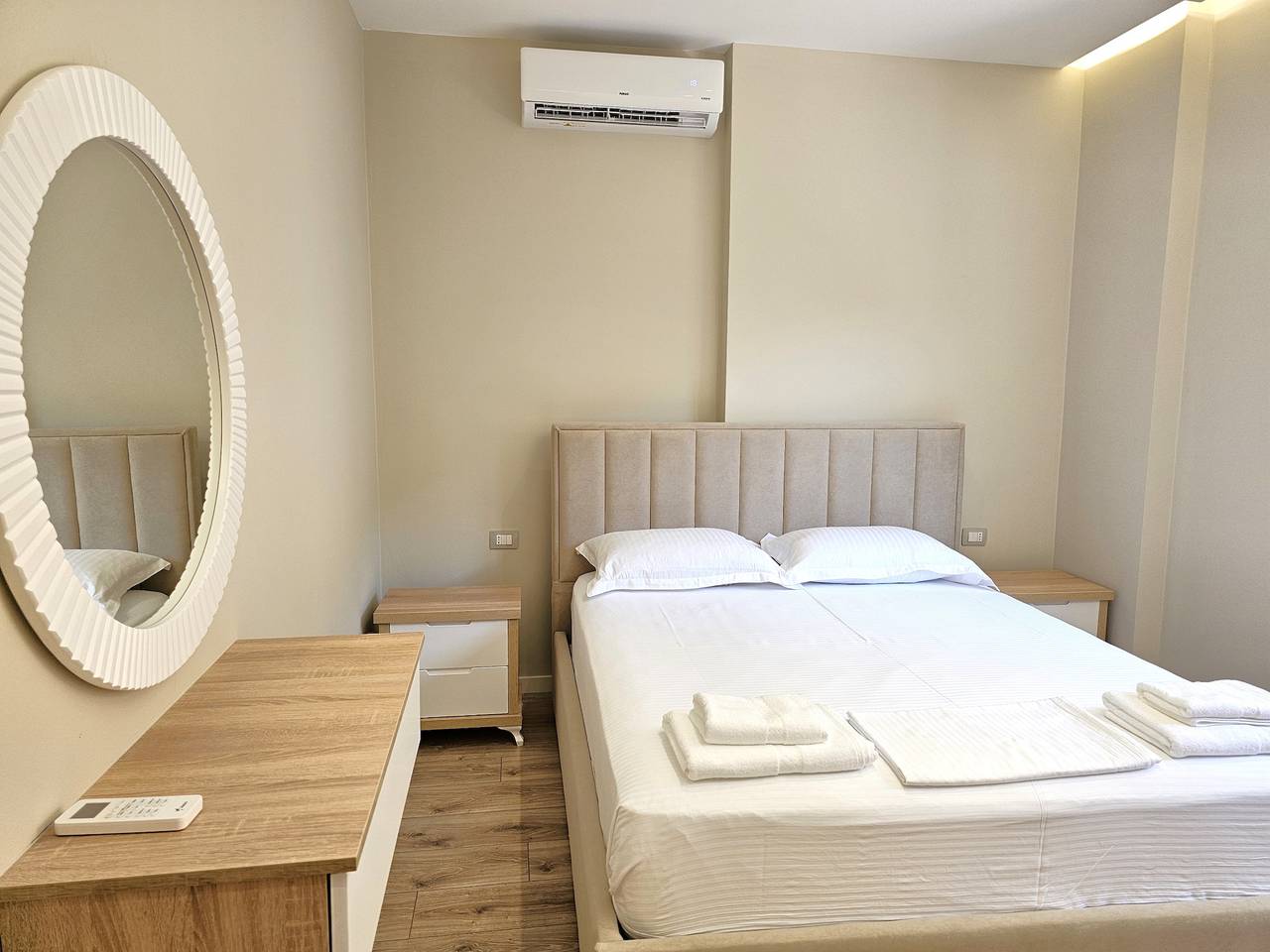 Apartamento entero, Apartamento de vacaciones para 4 personas con balcón in Vlorë (Ciudad), Vlorë