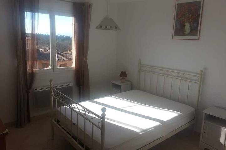 Location de vacances pour 7 personnes, avec jardin et terrasse à Puyloubier - 4