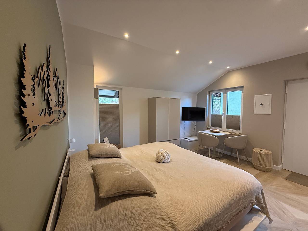 Modernes,Privates Business-Chalet nahe Schweiz!mit Terrasse & Parkplatz vor der Tür! in Bad Säckingen, Südschwarzwald