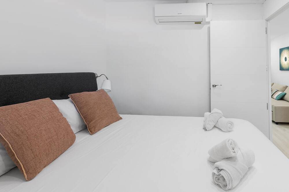 Appartamento intero, Maritim beach apartment+aacc+pking+pool in Castelldefels, Baix Llobregat