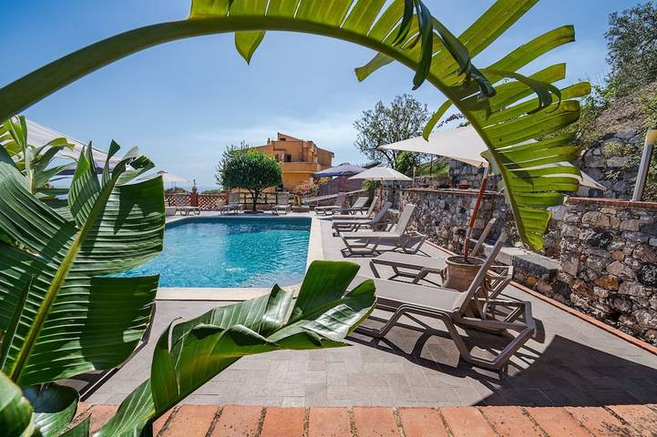 Villa per 28 persone, con giardino in Castelmola