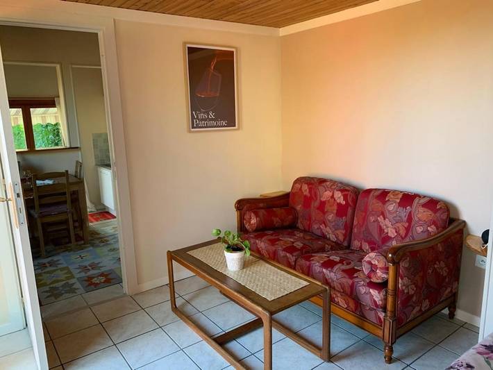 Location de vacances pour 2 personnes, avec jardin et sauna ainsi que vue et piscine à Chatenet