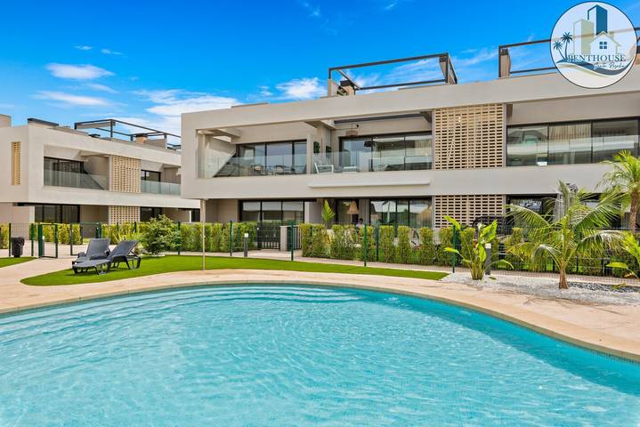Entire apartment, Apartment 'Penthouse Santa Rosalia' with Private Pool, Wi-Fi and Air Conditioning in Mar Menor Polaris World, Torre Pacheco