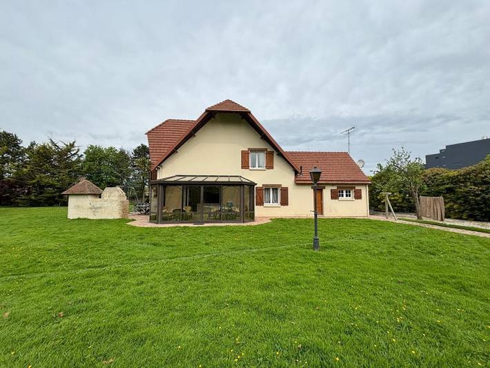 Location de vacances pour 8 personnes, avec terrasse ainsi que vue et piscine, animaux acceptés à Isigny-sur-Mer - 4