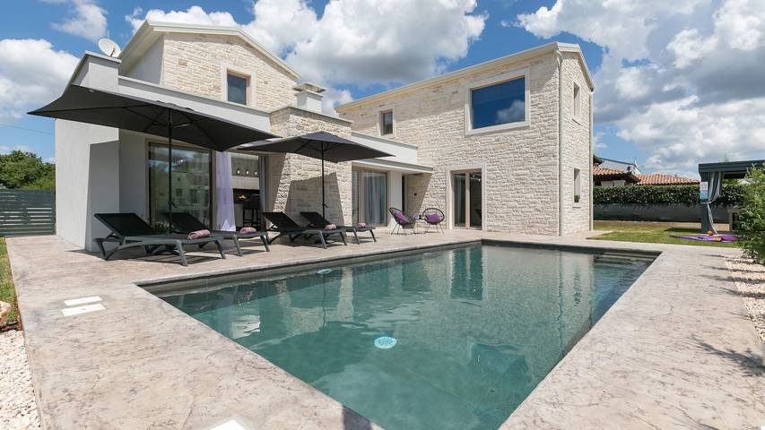 Villa für 6 Personen, mit Garten und Pool sowie Sauna, mit Haustier in Porec und Umgebung