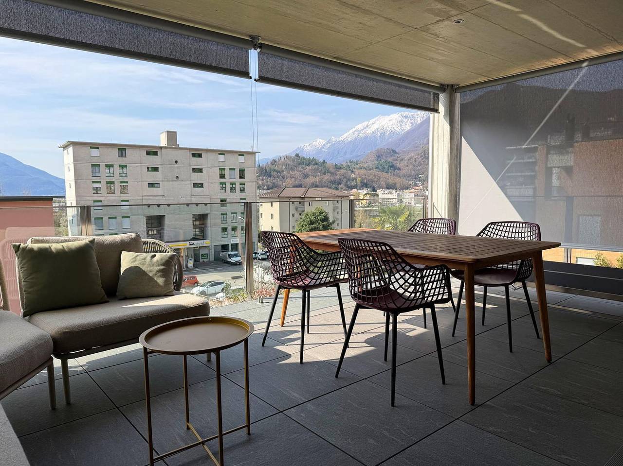 Appartamento intero, Modern holiday apartment with balcony and mountain views in Solduno in Locarno, Alpi Ticinesi e del Verbano