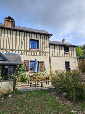 Location de vacances pour 6 personnes, avec jardin et vue, animaux acceptés à Le Bec-Hellouin