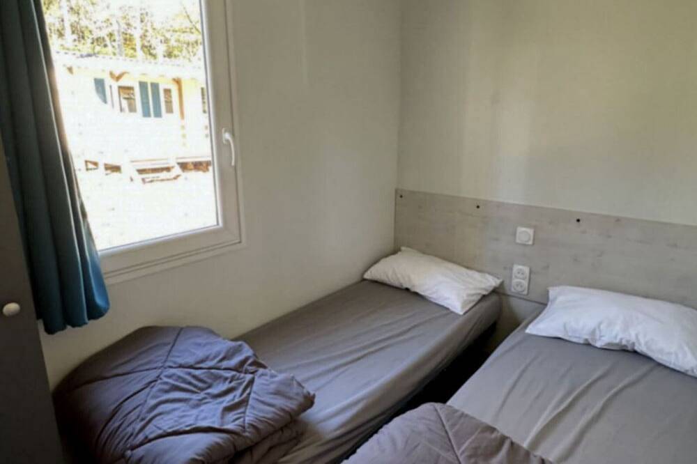 Mobil home cosy avec terrasse, 2 chambres à Lamontjoie in Saint-Vincent-de-Lamontjoie, Région de Nérac
