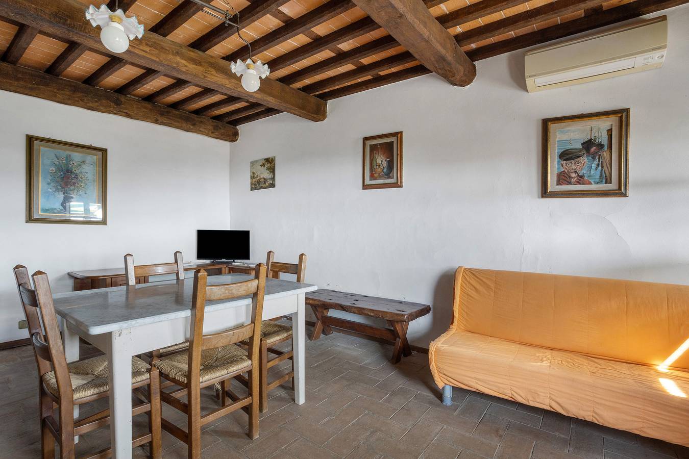 Hel lejlighed, Apartment 'La Castellana' with Shared Pool, Wi-Fi and Air Conditioning in Massarosa, Den Italienske Riviera