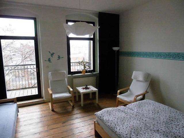 Ganze Ferienwohnung,  3R Fewo bis 9 Personen zentral T4 in Cotta, Dresden