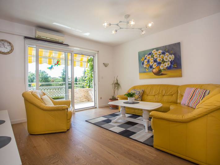 Ferienwohnung für 5 Personen, mit Balkon, kinderfreundlich in Poreč