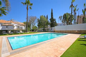 Villa für 8 Personen, mit Pool und Garten sowie Balkon auf Zypern