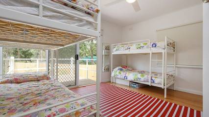 Holiday Home for 8 People in Dromana, Mornington Peninsula, Photo 1