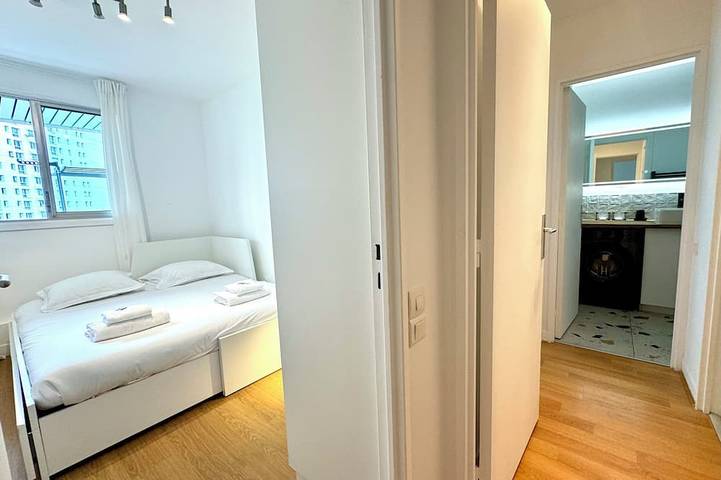 Entire apartment, 2 Bedroom Apartment near Arc de Triomphe Paris by Wild in Levallois-Perret, Hauts-de-Seine