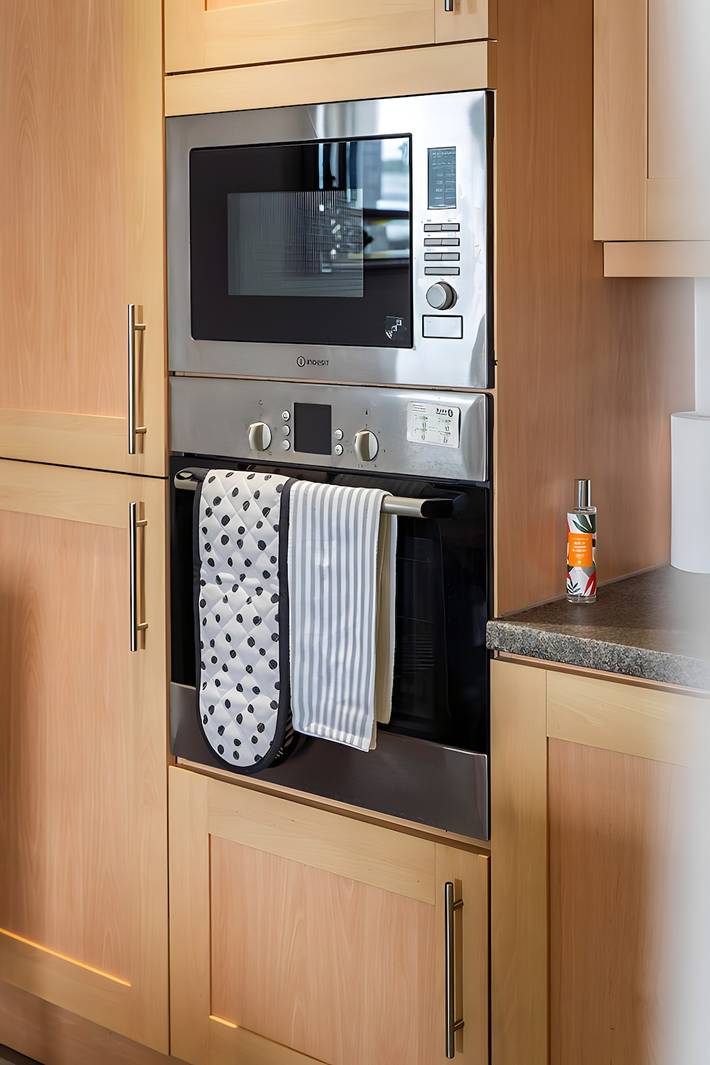 Apartamento vacacional entero, Spacious Penthouse - Sleeps 6, free wifi & parking in Watford, Hertfordshire