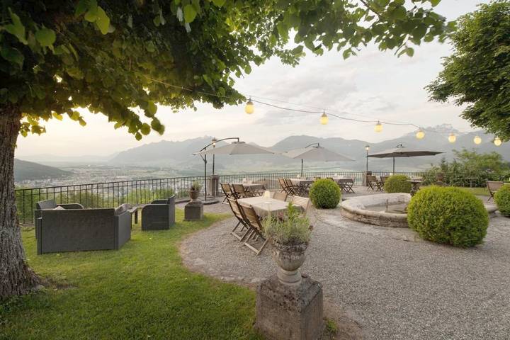 Location de vacances pour 2 personnes, avec terrasse ainsi que jardin et vue à Monthey - 3