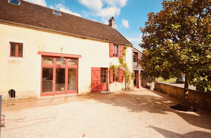 Gîte pour 12 personnes, avec terrasse et jardin