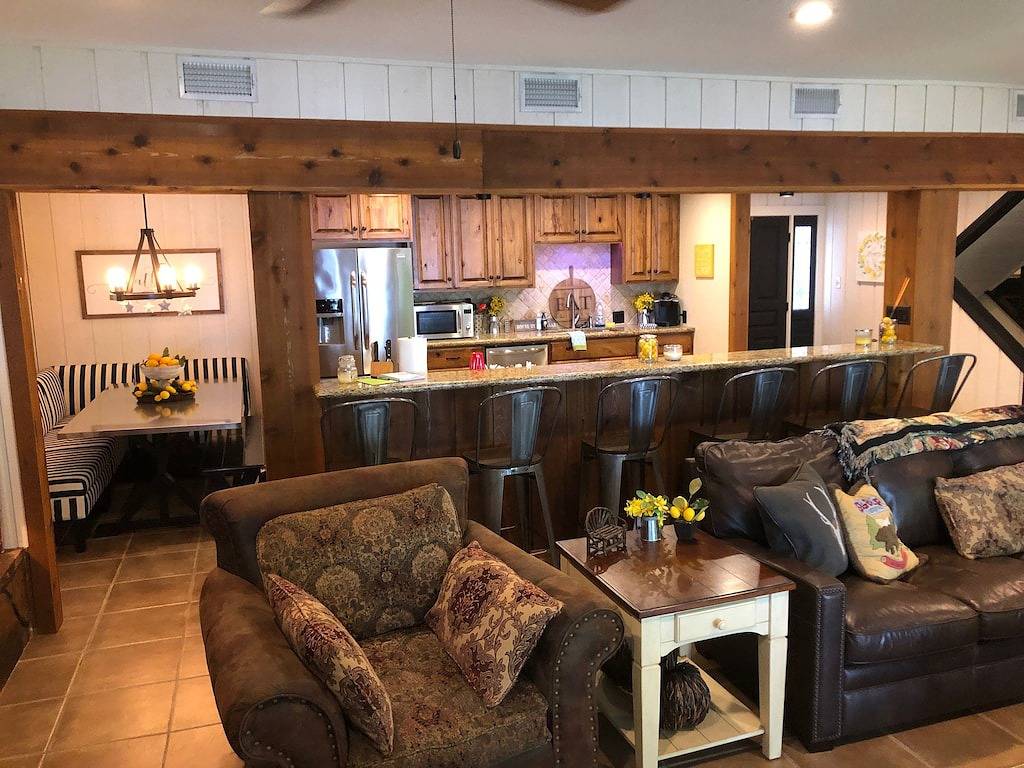 Schlafmöglichkeiten für 26 ... Waterfront Lakehouse am Lake Sam Rayburn. Unglaubliche Aussichten! in Sam Rayburn Reservoir