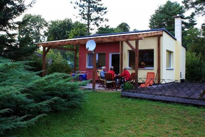 Ferienhaus für 2 Personen, mit Terrasse und Garten in Stechlinsee
