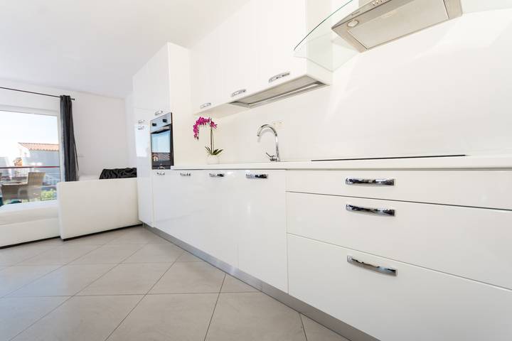 Gîte pour 6 personnes, avec Vue sur l’océan ainsi que Balcon/Terrasse et Vue à Tribunj - 3