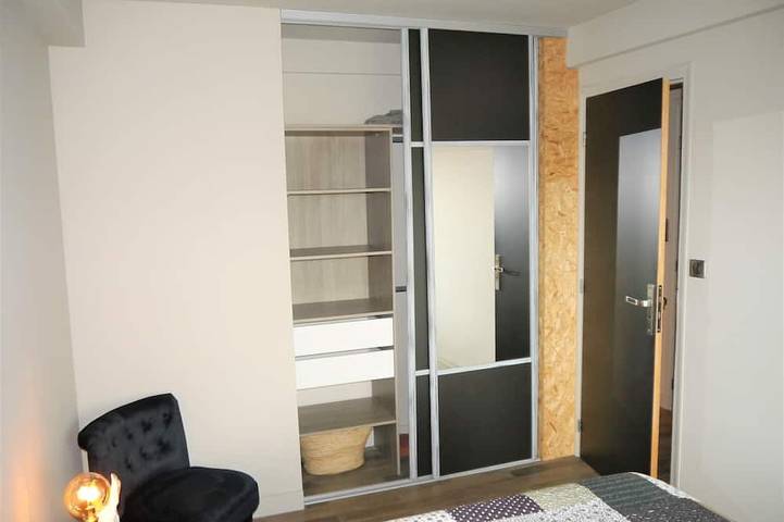 Ganze Wohnung, Stylisches Appartment mit 2 Balkonen und Aussicht, letzte Etage in Le Cannet, Mittelmeerküste (Frankreich)
