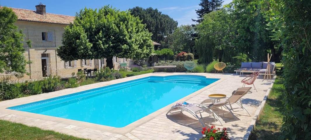 Chambre d’hôte pour 2 personnes, avec piscine ainsi que jacuzzi et jardin à Lussac - 2