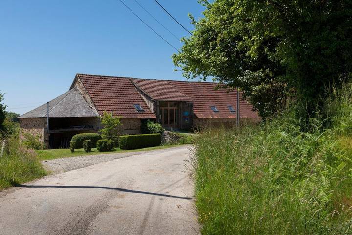 Chambre d’hôte pour 4 personnes, avec vue et terrasse ainsi que piscine et jardin en Corrèze - 4