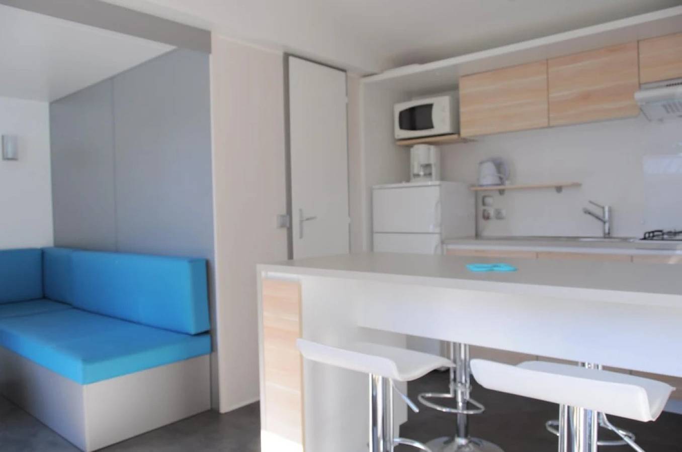 Zecamping 4 étoiles mobil-home Tv Lv Bbq 31m2 in Raguenes, Névez