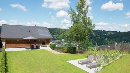 Cottage pour 4 personnes, avec sauna et jacuzzi ainsi que terrasse et jardin à Malmedy