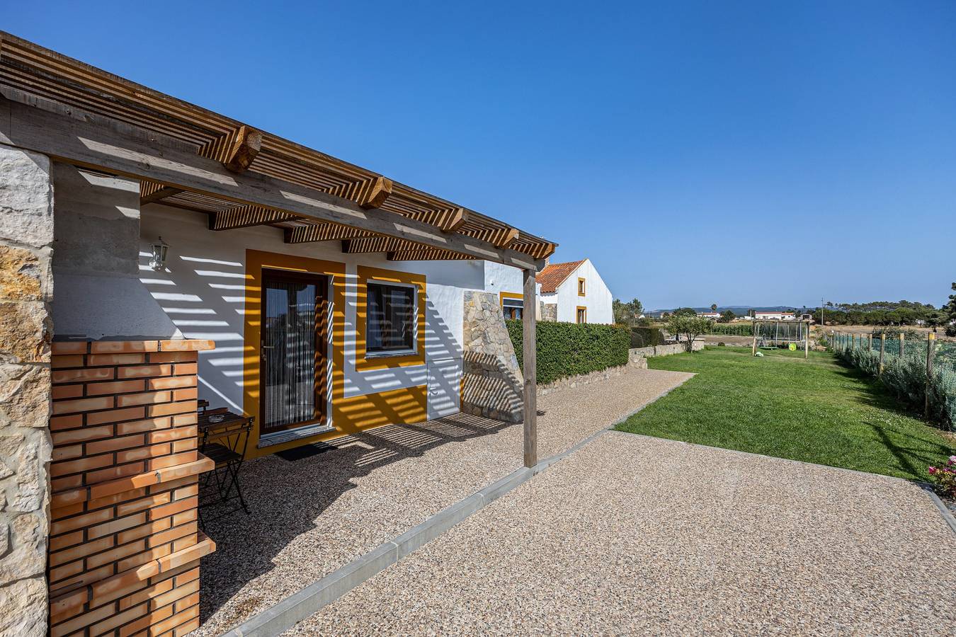 Casa de Férias Monte do Tanoeiro - Casa Nova com Wi-Fi & Garden in Rogil, Distrito de Faro