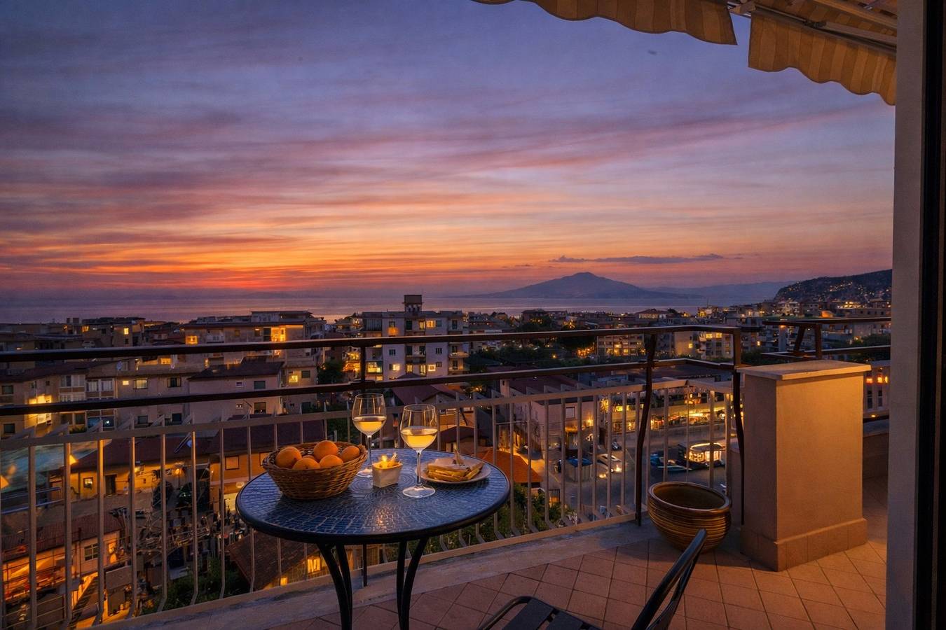 Apartamento entero, Amore Rentals - Appartamento Cielomare con Vista Mare e Balcone in Sorrento, Sorrento Coast