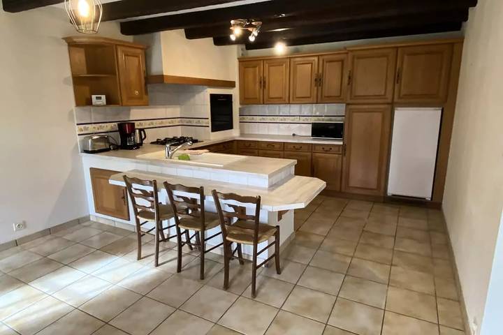 Location de vacances pour 6 personnes, avec jardin à Monterblanc - 2