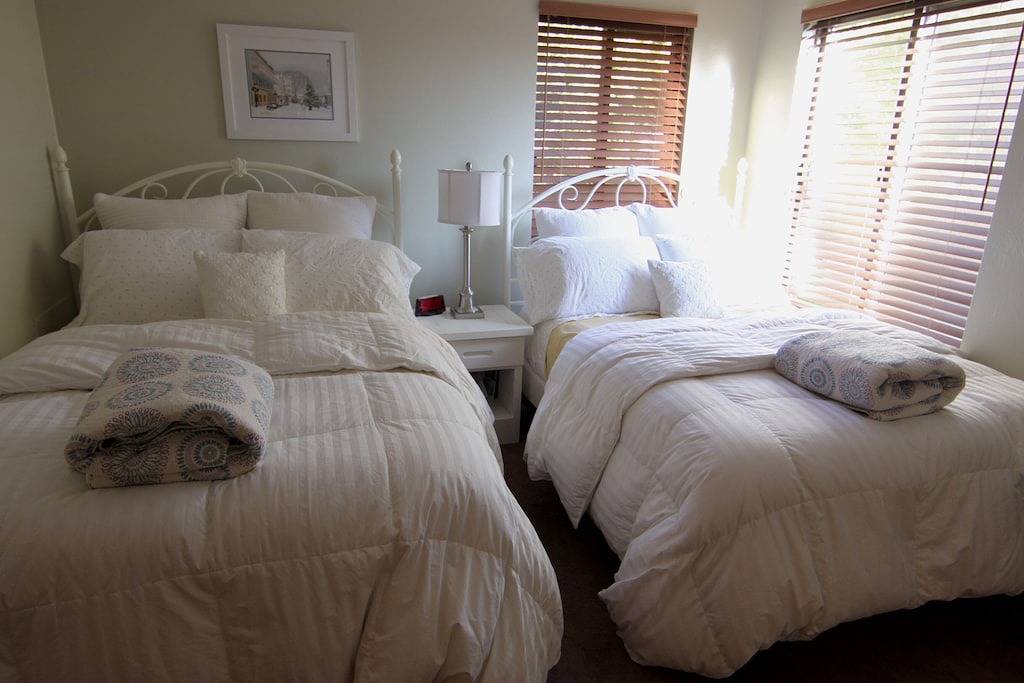 Ganze Wohnung, Seven Springs Condo, Erdgeschoss, Gasgrill, Neue Küche, Keurig, Daunenbett in Seven Springs, Pennsylvania