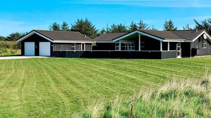 Ferienhaus für 11 Personen, mit Sauna und Terrasse sowie Whirlpool, mit Haustier in Grønhøj Strand