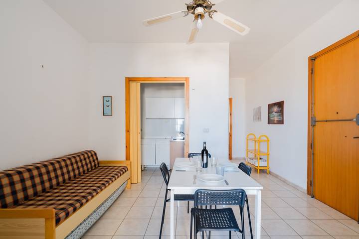 Appartamento intero, Appartamento 'Vista Mare' con vista mare, terrazza privata e aria condizionata in Kudetà Baia Verde Lido, Baia Verde