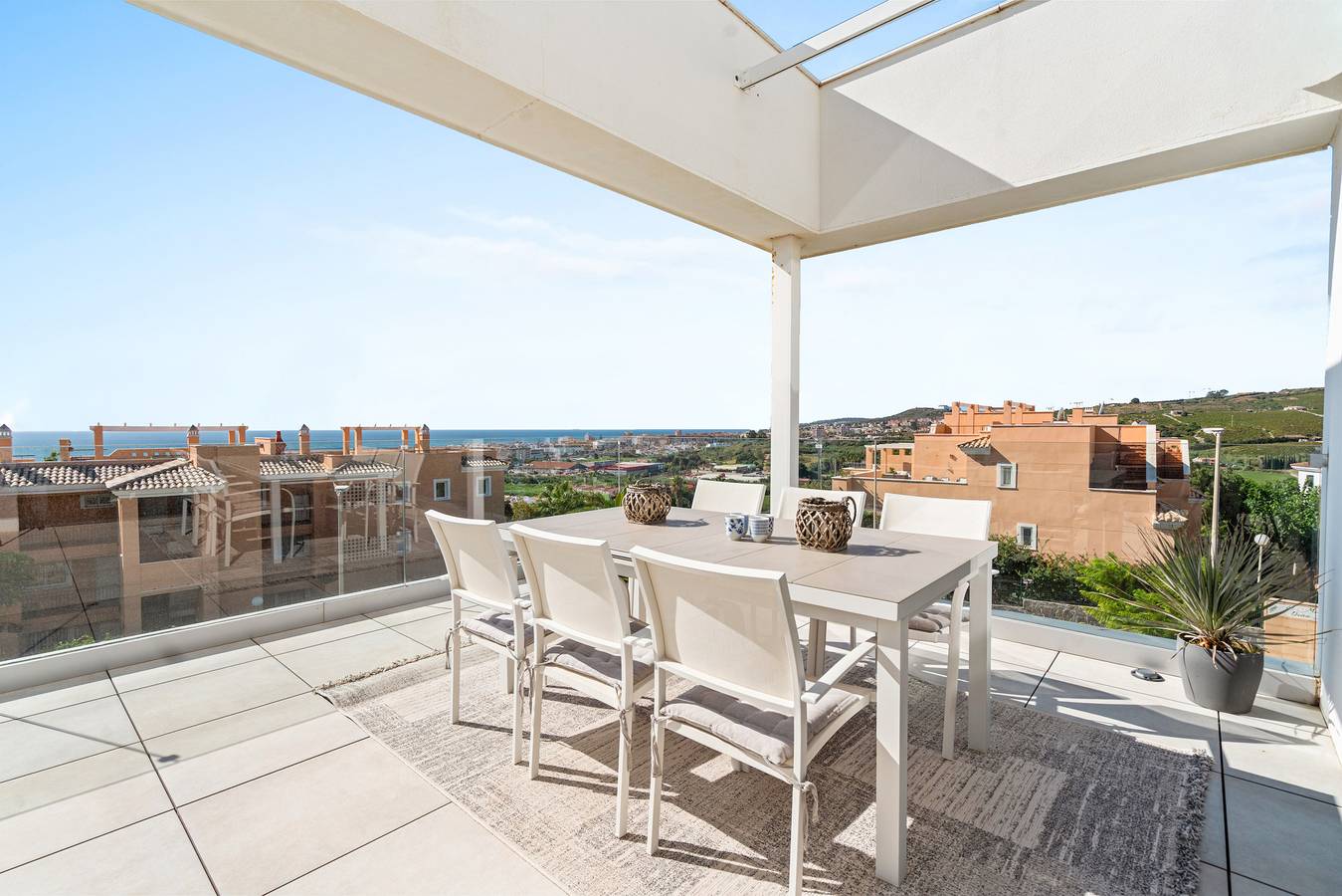 Apartamento entero, 46. Corner apartment with panoramic sea views and in Marina de Casares, Casares