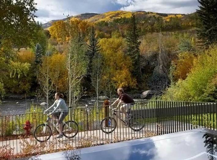 Gîte pour 8 personnes, avec jacuzzi et sauna ainsi que piscine et jardin à Avon - 3