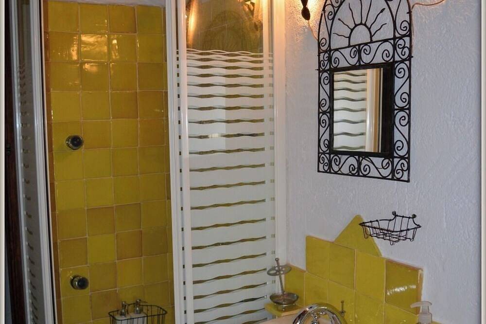 La Carrihuela Amarilla Country House in Algodonales, White Villages