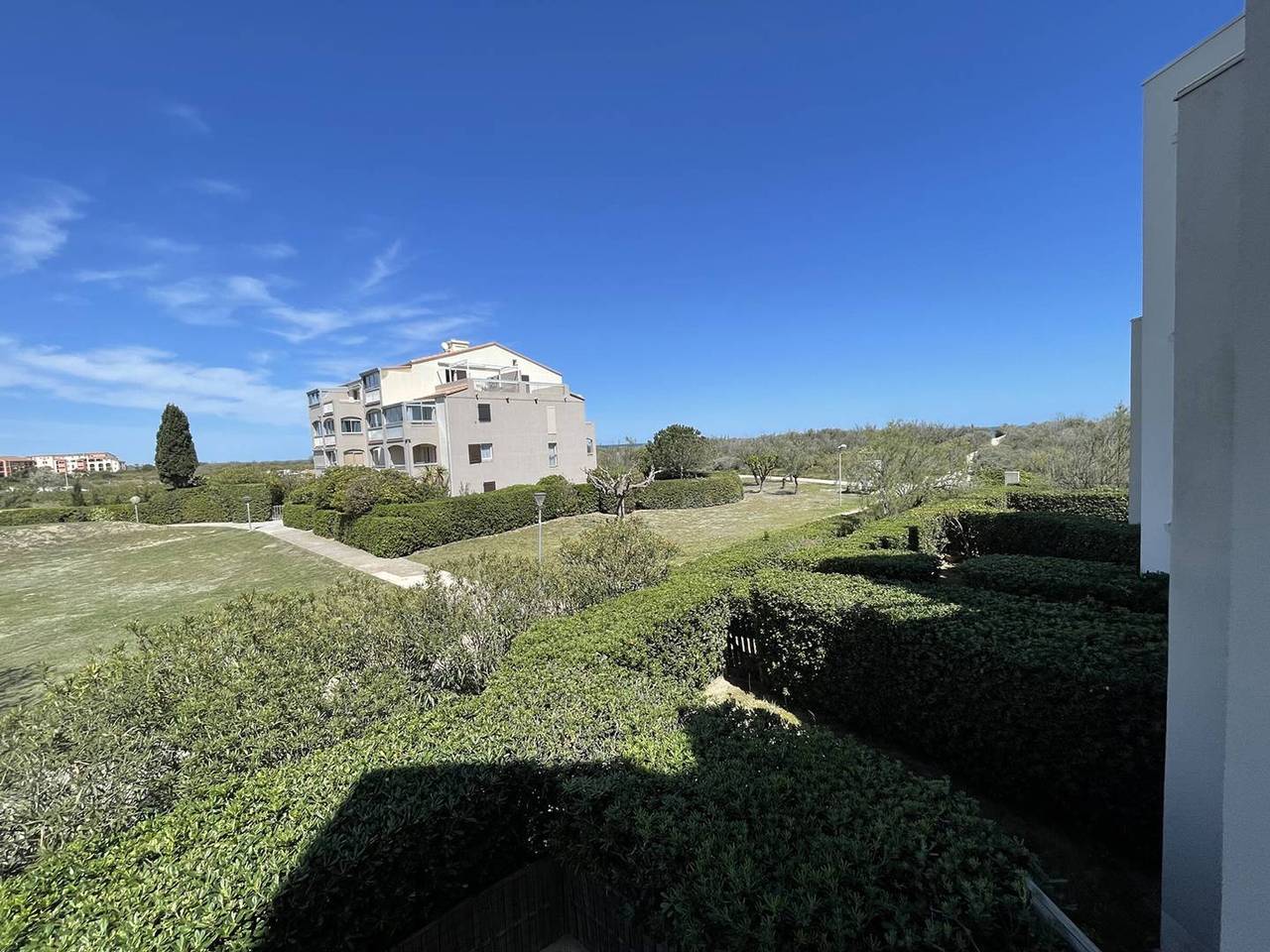 Entire apartment, Saint-Cyprien: Renovated T2 cabin for 6, pool, parking, 100m from the beach in Saint-Cyprien, Côte d'Améthyste