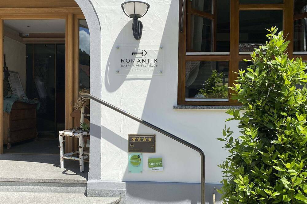 Ganze Wohnung, Doppelzimmer Kobel, 18 qm, Badezimmer mit Dusche in Sonnenbühl, Neckar-Alb