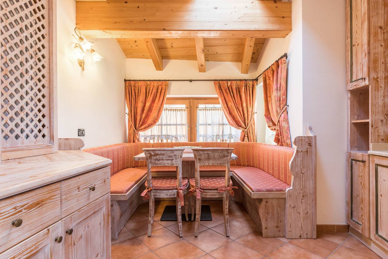 Appartamento intero, Accogliente appartamento "Maso Margherita - Ara" con balcone, giardino e Wi-Fi in Almazzago, Commezzadura