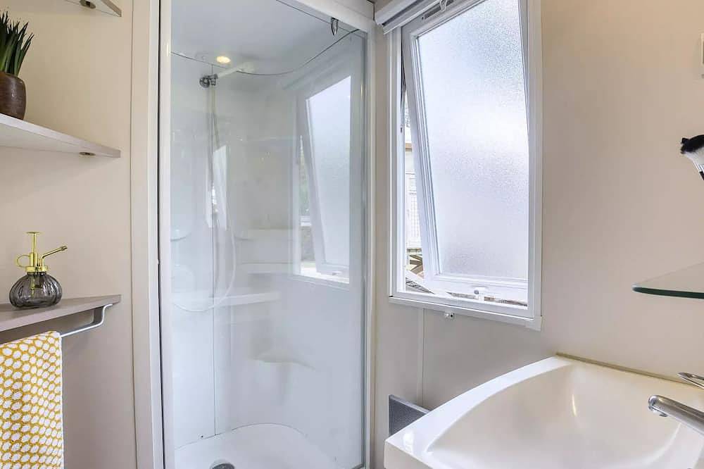 Mobil-home Confort 4 Pièces 6 Personnes + Tv in Crach, Côte des Mégalithes