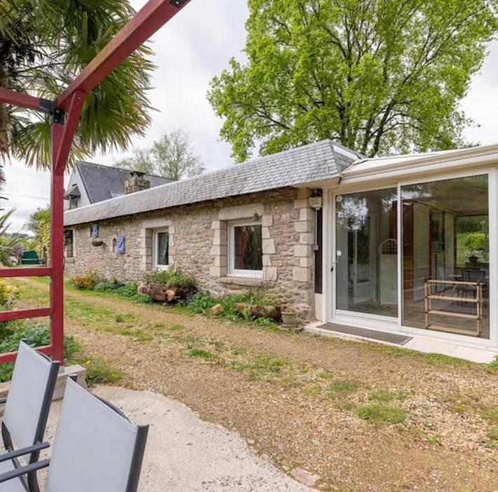 Location de vacances pour 6 personnes, avec piscine et jardin, animaux acceptés à Plumelin - 2