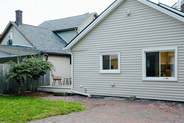 Vacation rental for 10 people, with yard in Cleveland