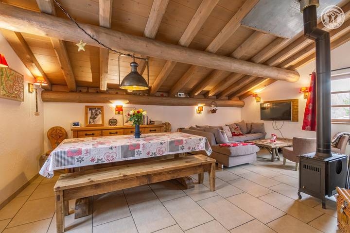 Gîte pour 8 personnes, avec terrasse dans Office De Tourisme De Bessans - 2