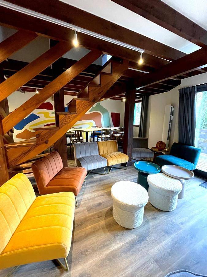 Auberge pour 12 personnes, avec vue ainsi que piscine et jardin