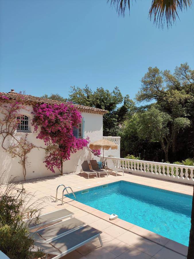 Villa pour 6 personnes, avec piscine ainsi que vue et jardin à Sainte-Maxime - 3
